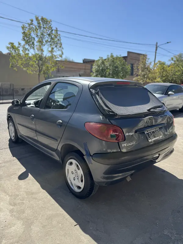 Mira esta publicación de Peugeot 206 2012 en Motordil