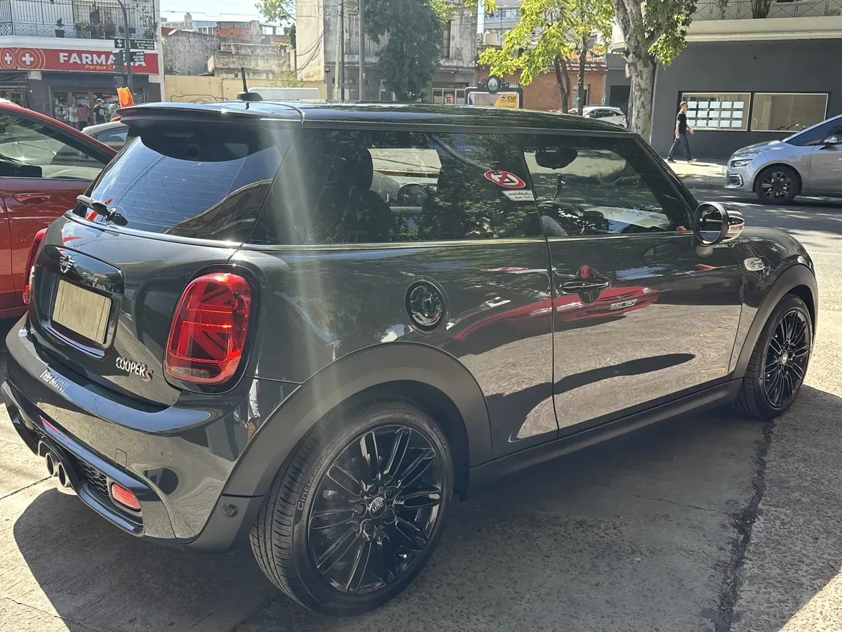 Mira esta publicación de Mini Cooper 2019 en Motordil