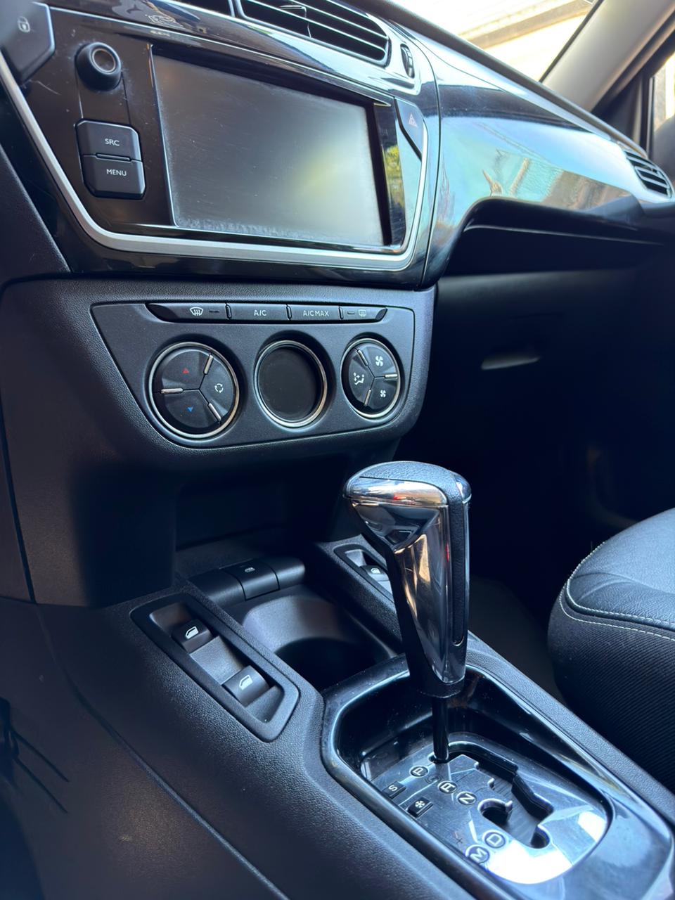 Mira esta publicación de Peugeot 301 2017 en Motordil