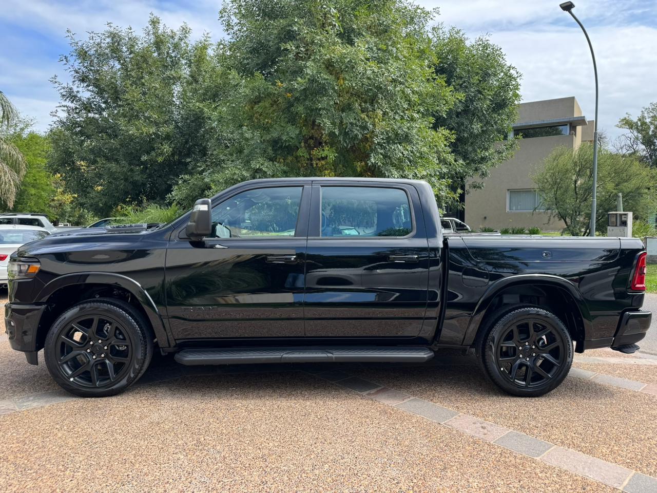 Mira esta publicación de RAM 1500 2026 en Motordil