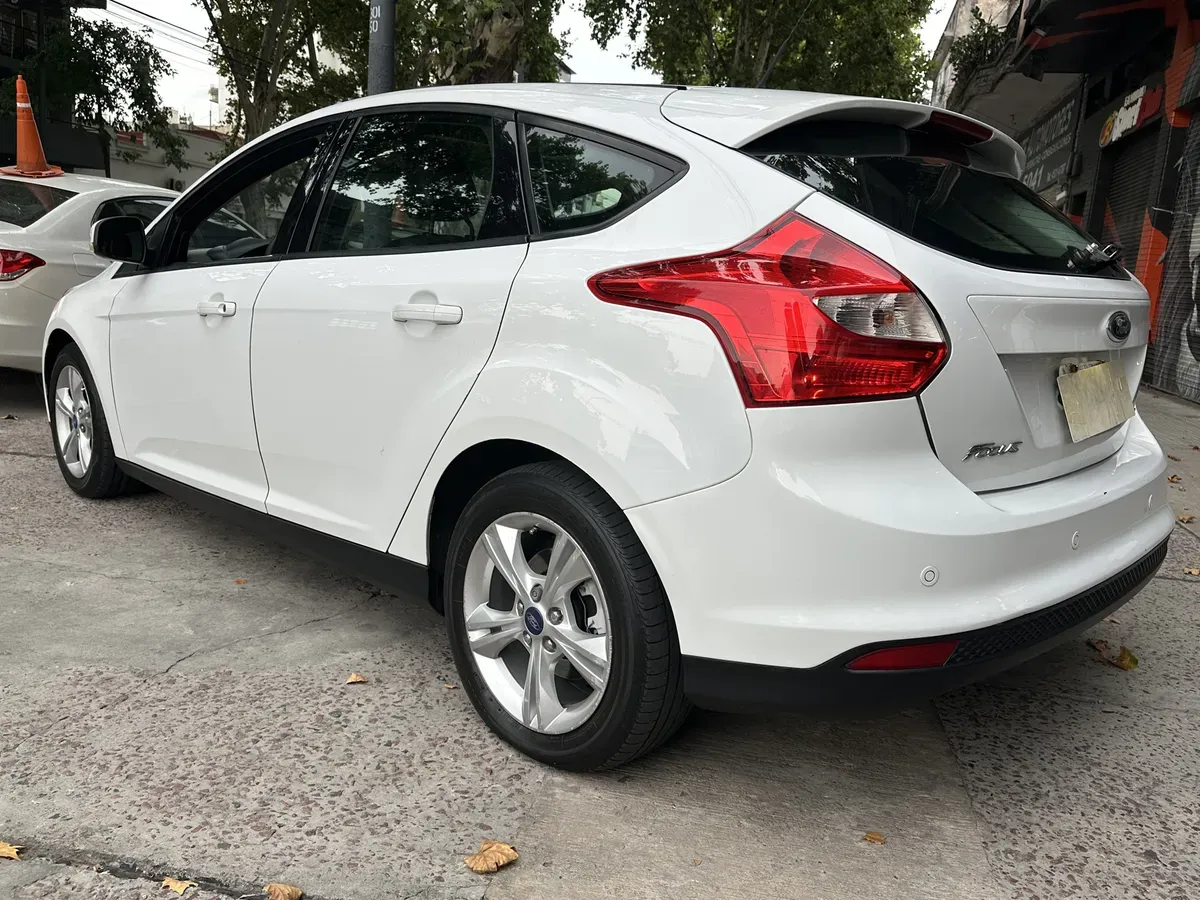 Mira esta publicación de Ford Focus 2014 en Motordil