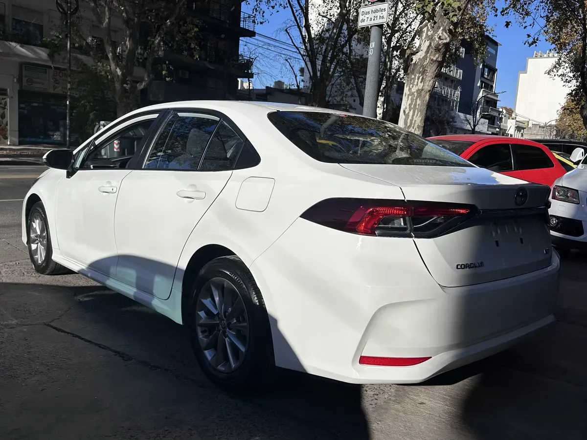 Mira esta publicación de Toyota Corolla 2024 en Motordil