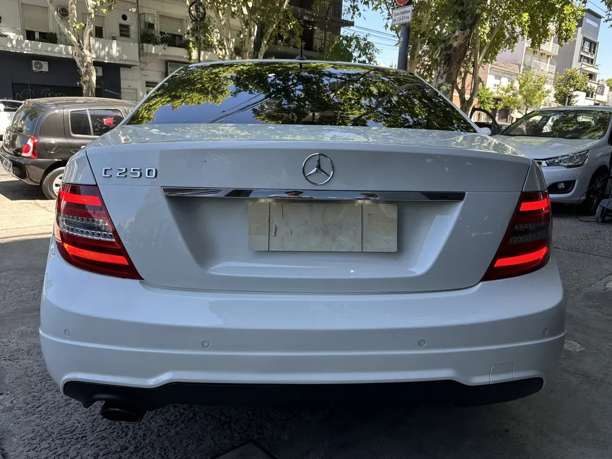 Mira esta publicación de Mercedes Benz Clase C 2012 en Motordil