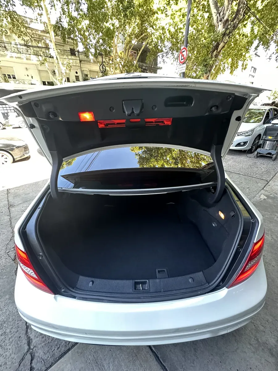 Mira esta publicación de Mercedes Benz Clase C 2012 en Motordil