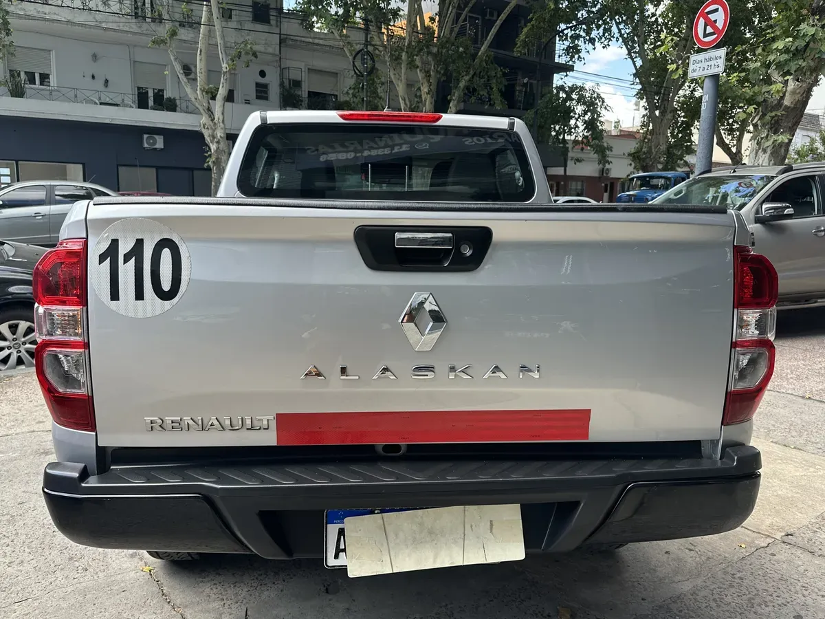 Mira esta publicación de Renault Alaskan 2023 en Motordil