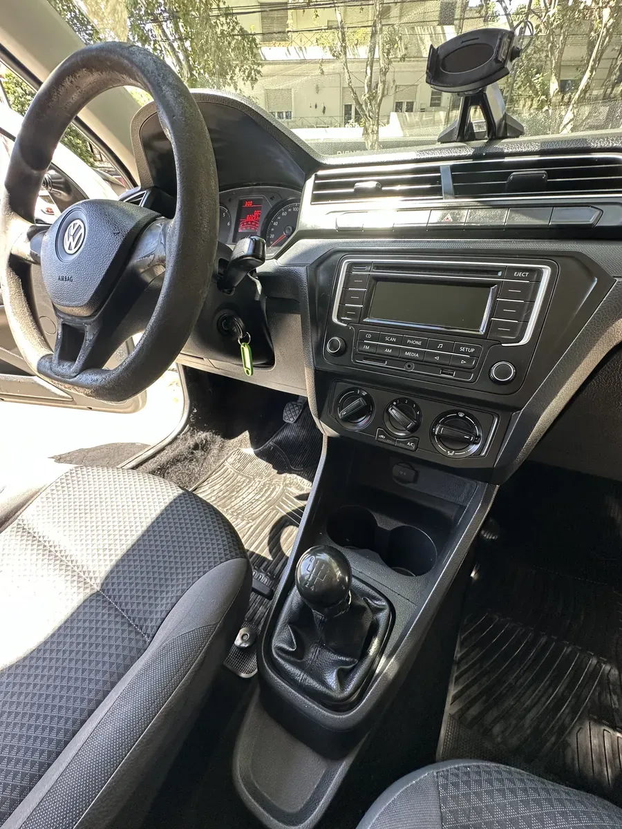 Mira esta publicación de Volkswagen Gol Trend 2021 en Motordil