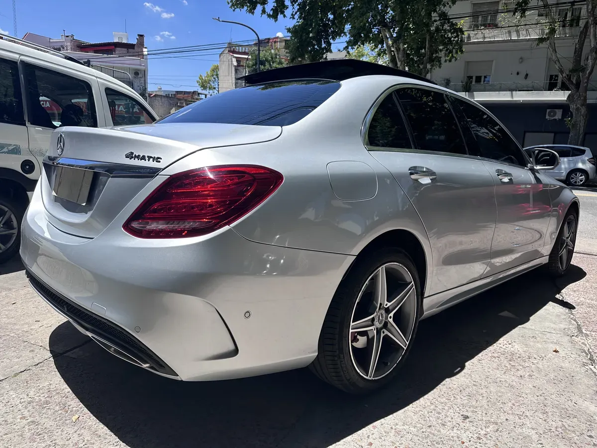 Mira esta publicación de Mercedes Benz Clase C 2018 en Motordil