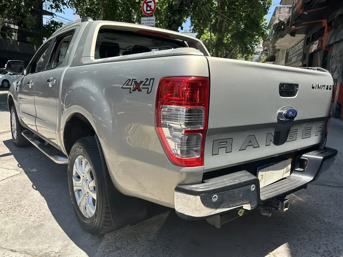 Mira esta publicación de Ford Ranger 2016 en Motordil