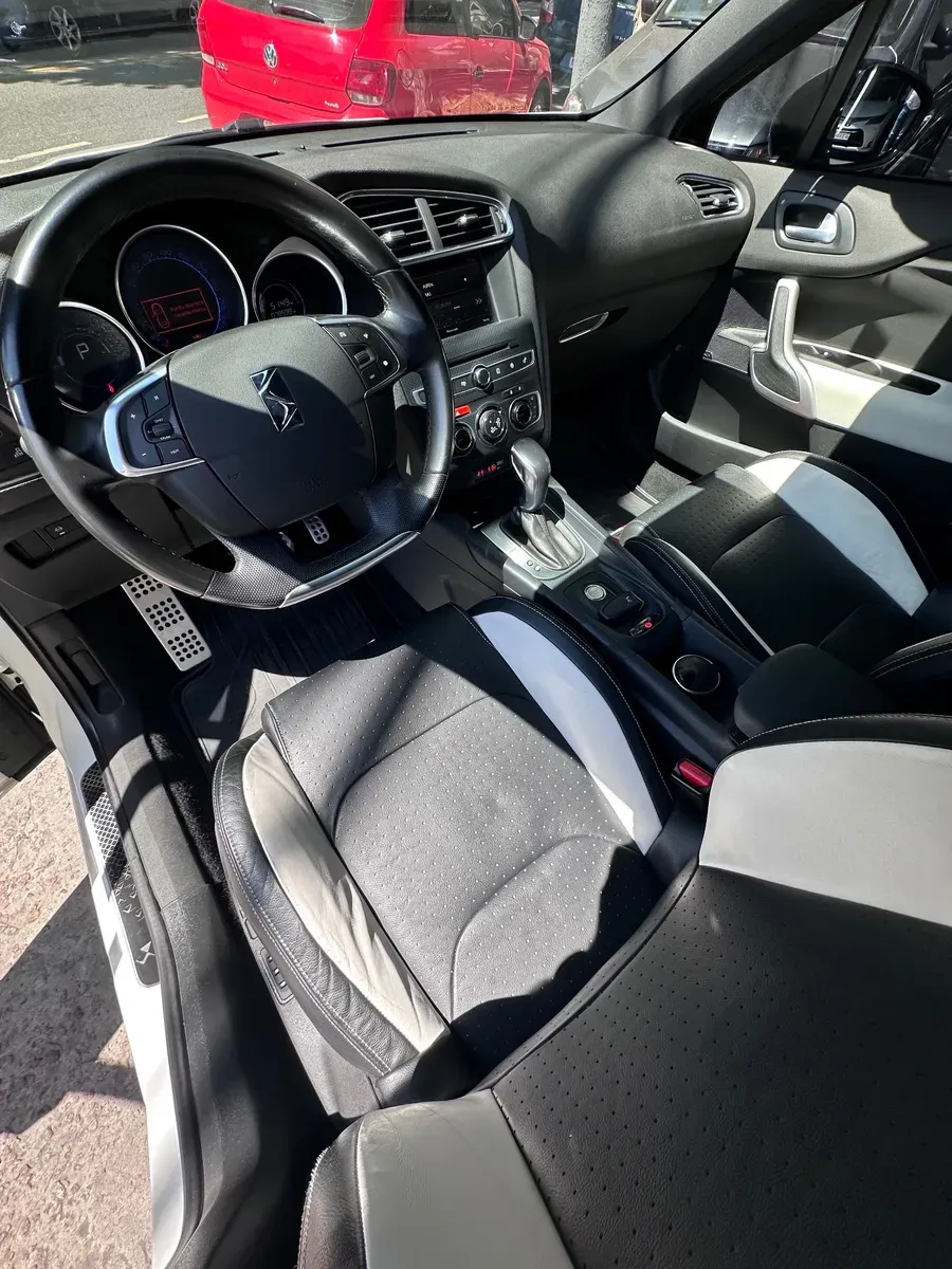 Mira esta publicación de Ds Automobiles DS4 2016 en Motordil