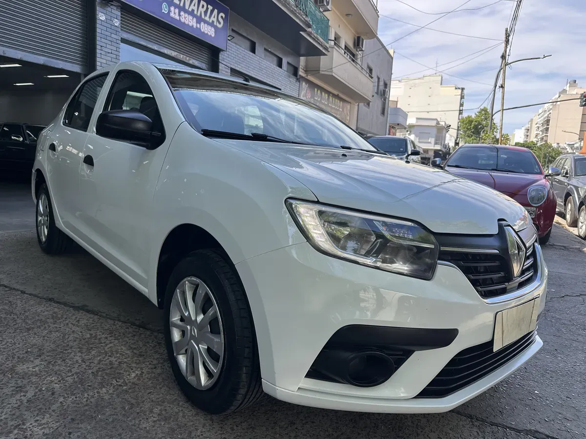 Mira esta publicación de Renault Logan 2023 en Motordil