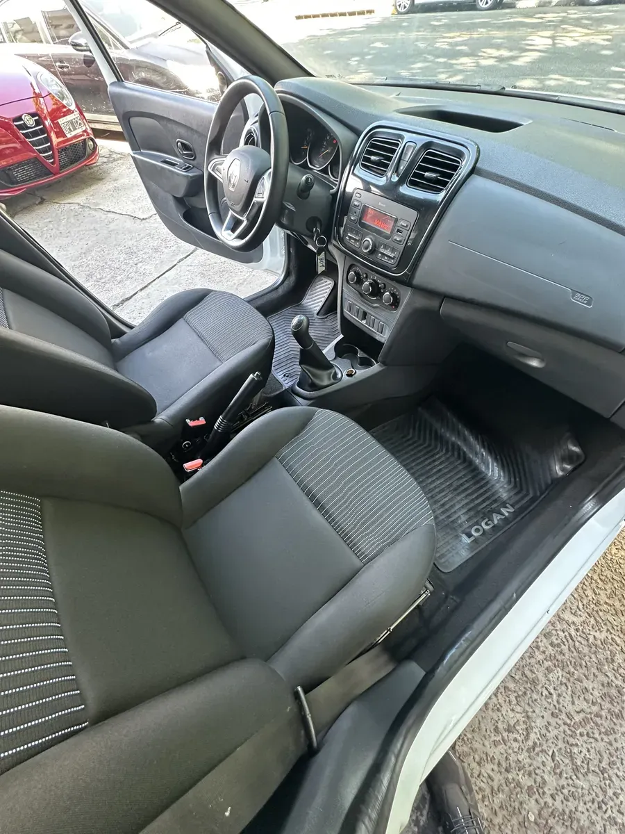 Mira esta publicación de Renault Logan 2023 en Motordil