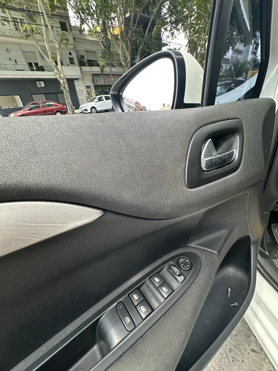 Mira esta publicación de Citroen C 4 Lounge 2018 en Motordil