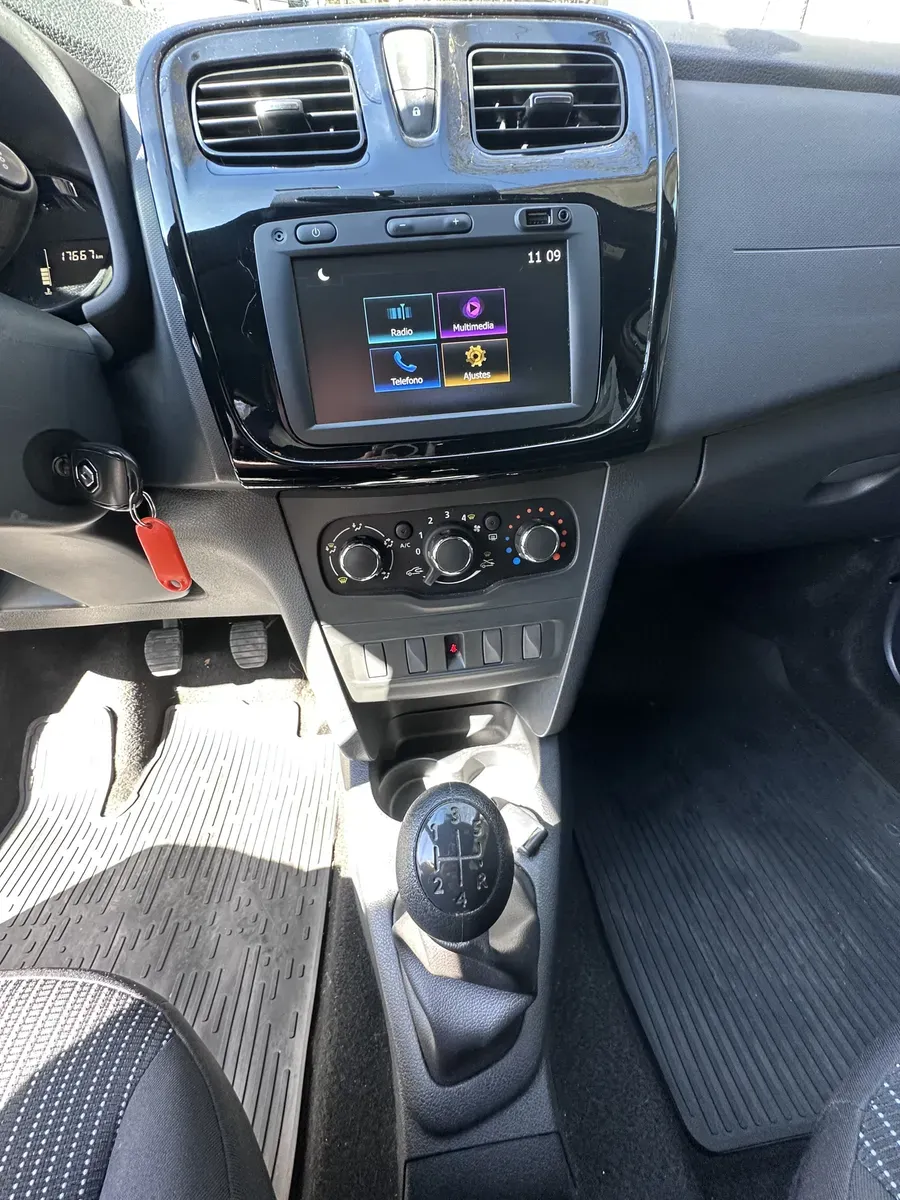 Mira esta publicación de Renault Sandero 2023 en Motordil