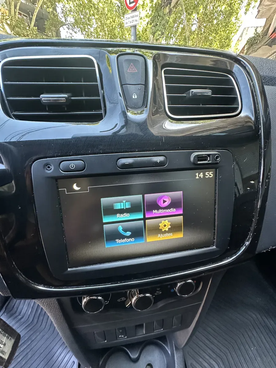 Mira esta publicación de Renault Logan 2022 en Motordil