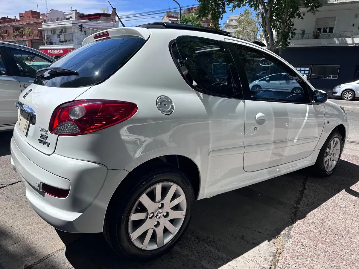 Mira esta publicación de Peugeot 207 Compact 2013 en Motordil