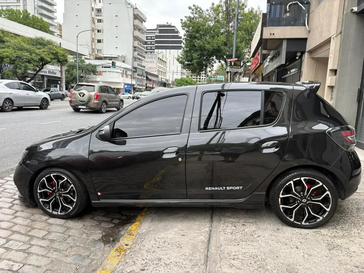 Mira esta publicación de Renault Sandero II 2020 en Motordil