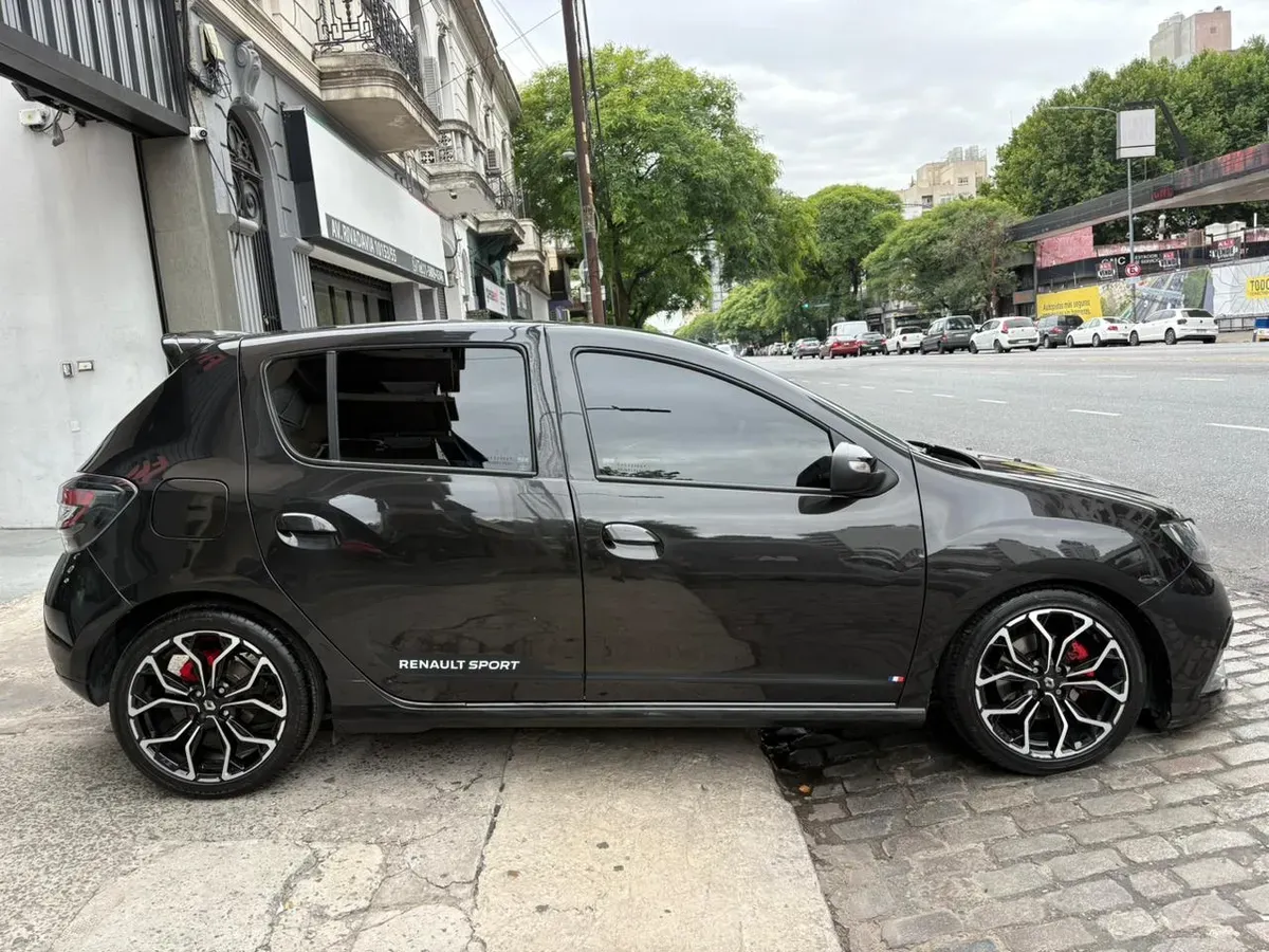Mira esta publicación de Renault Sandero II 2020 en Motordil