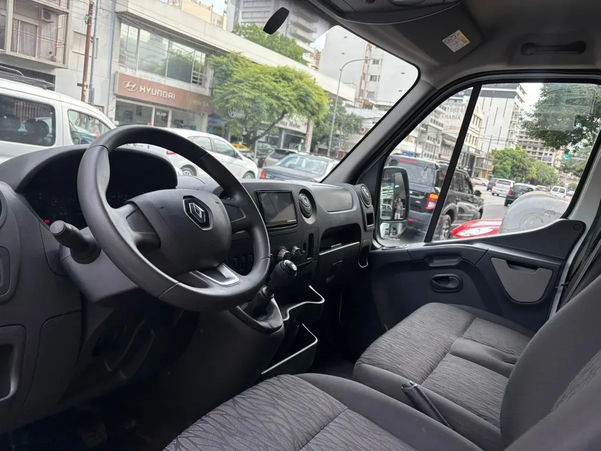 Mira esta publicación de Renault Master 2025 en Motordil