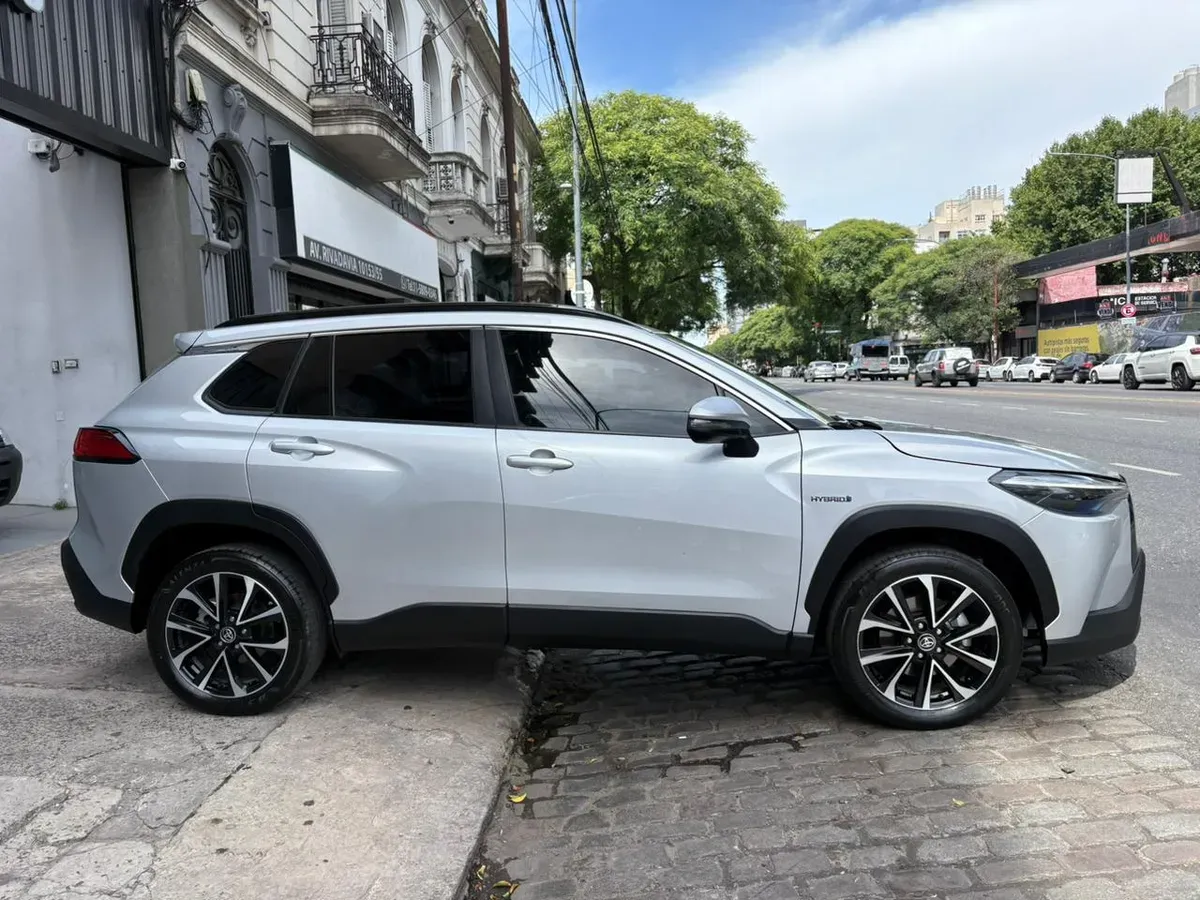 Mira esta publicación de Toyota Corolla Cross 2023 en Motordil