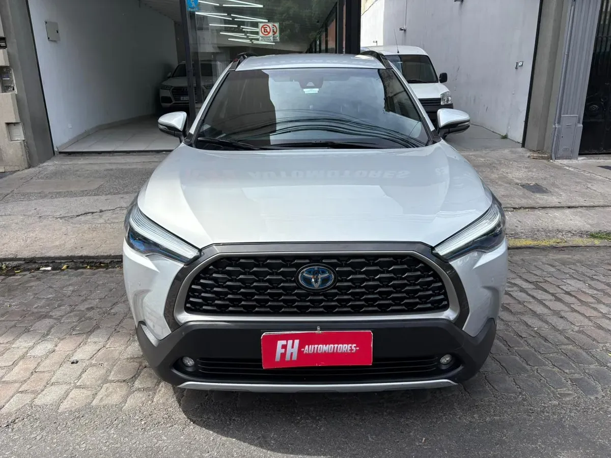 Mira esta publicación de Toyota Corolla Cross 2023 en Motordil