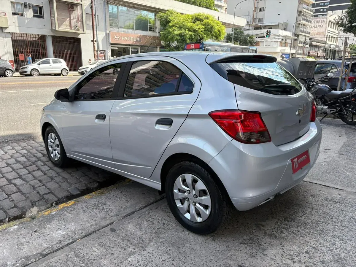 Mira esta publicación de Chevrolet Onix 2019 en Motordil