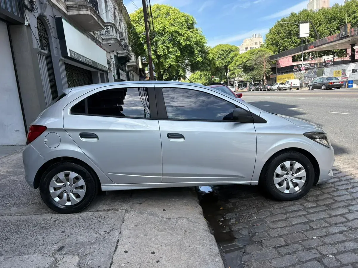 Mira esta publicación de Chevrolet Onix 2019 en Motordil