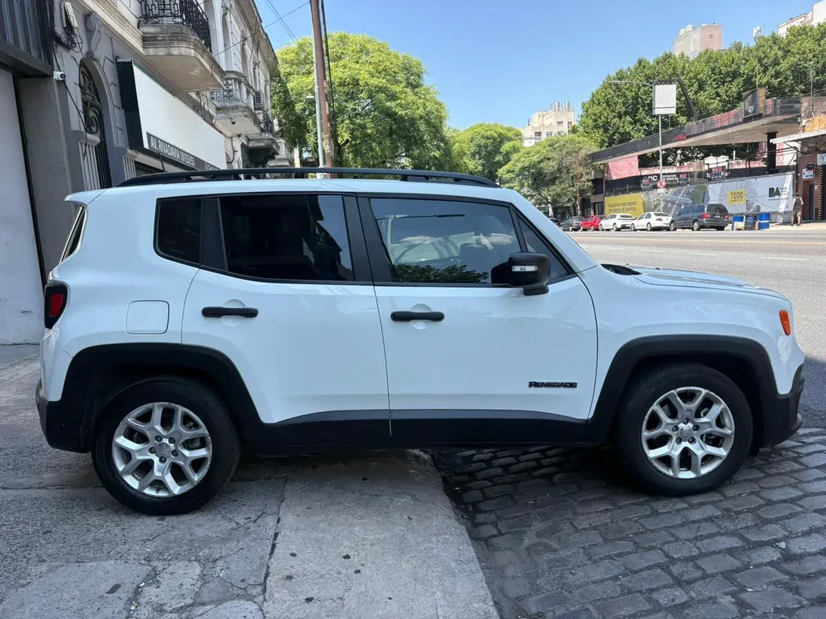 Mira esta publicación de Jeep Renegade 2018 en Motordil