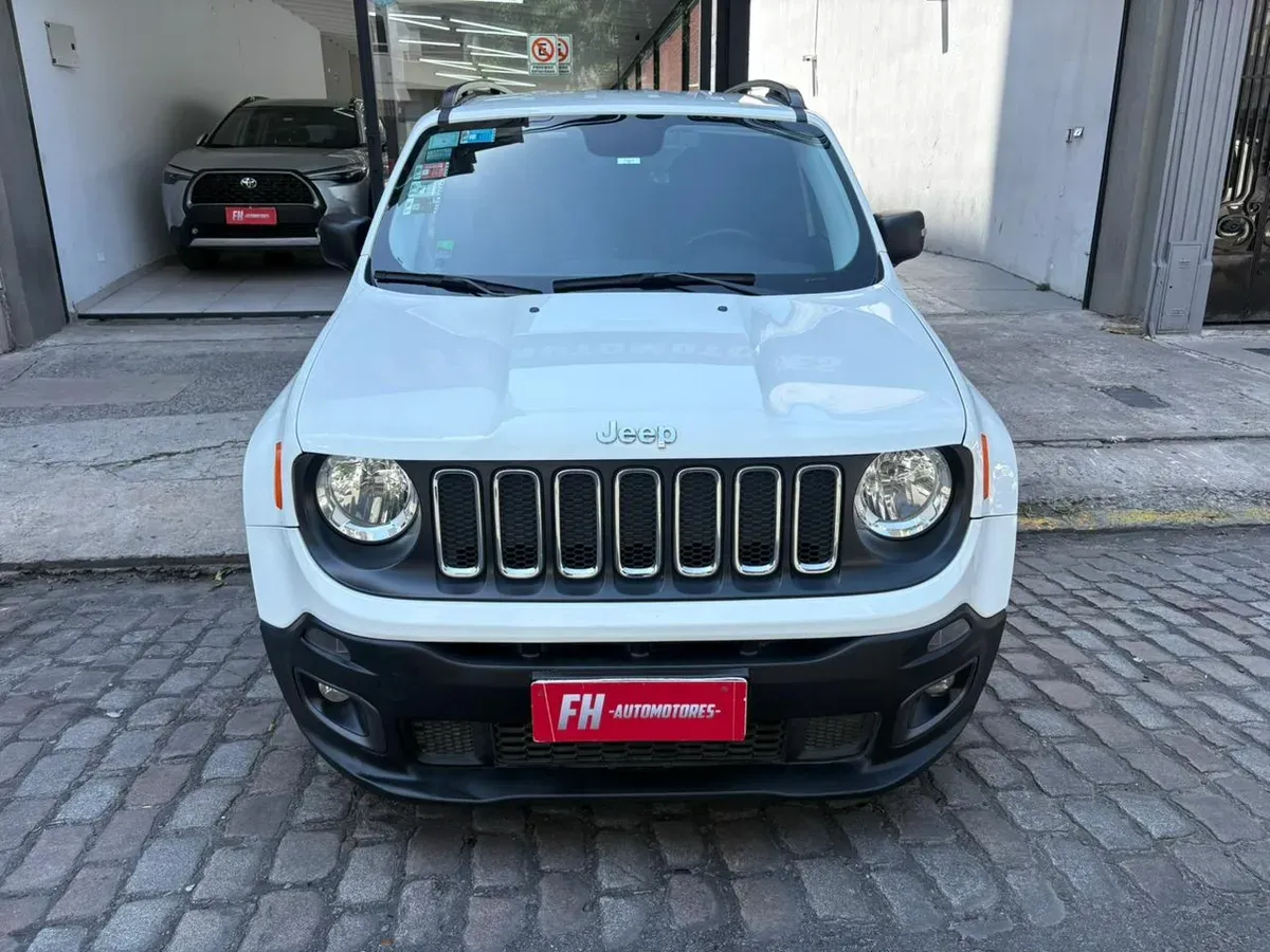 Mira esta publicación de Jeep Renegade 2018 en Motordil