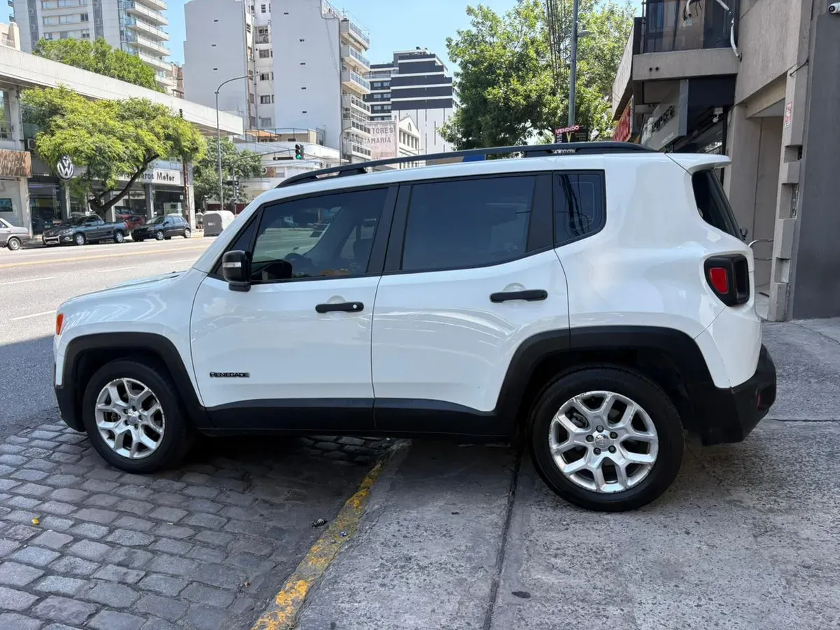 Mira esta publicación de Jeep Renegade 2018 en Motordil