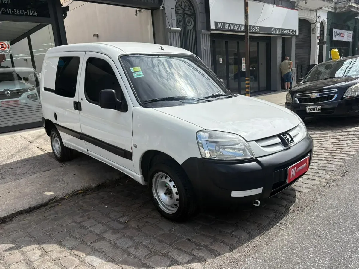 Mira esta publicación de Peugeot Partner 2019 en Motordil