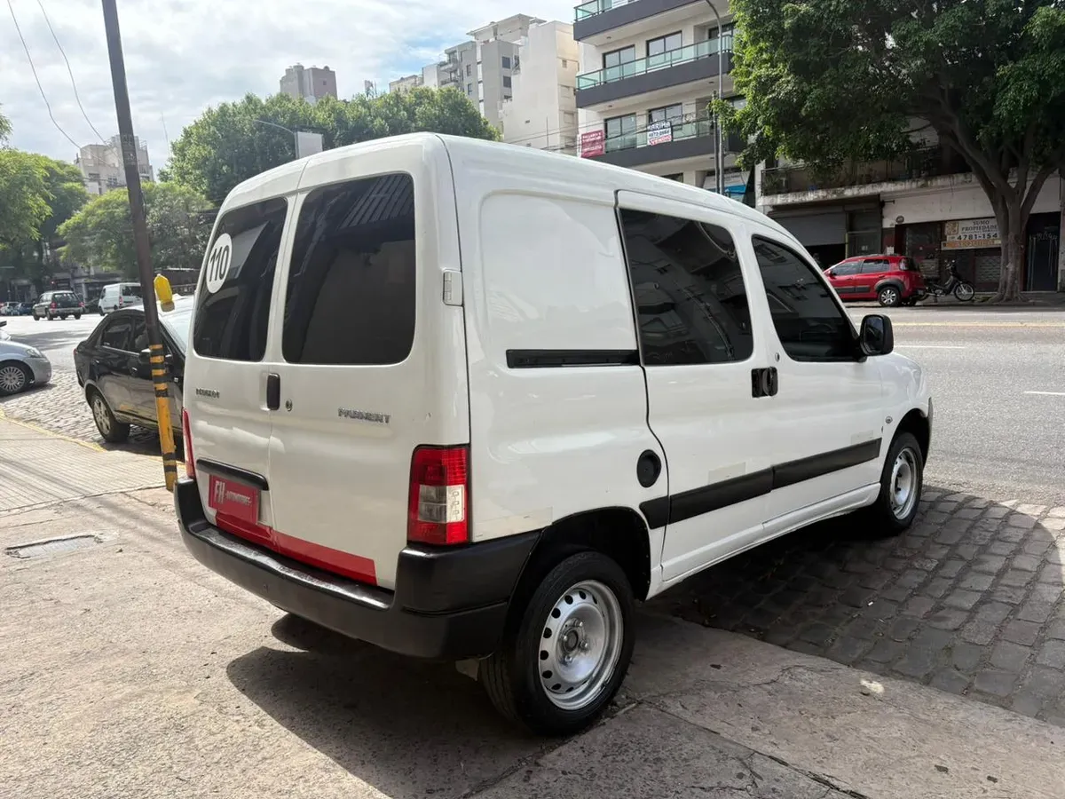 Mira esta publicación de Peugeot Partner 2019 en Motordil