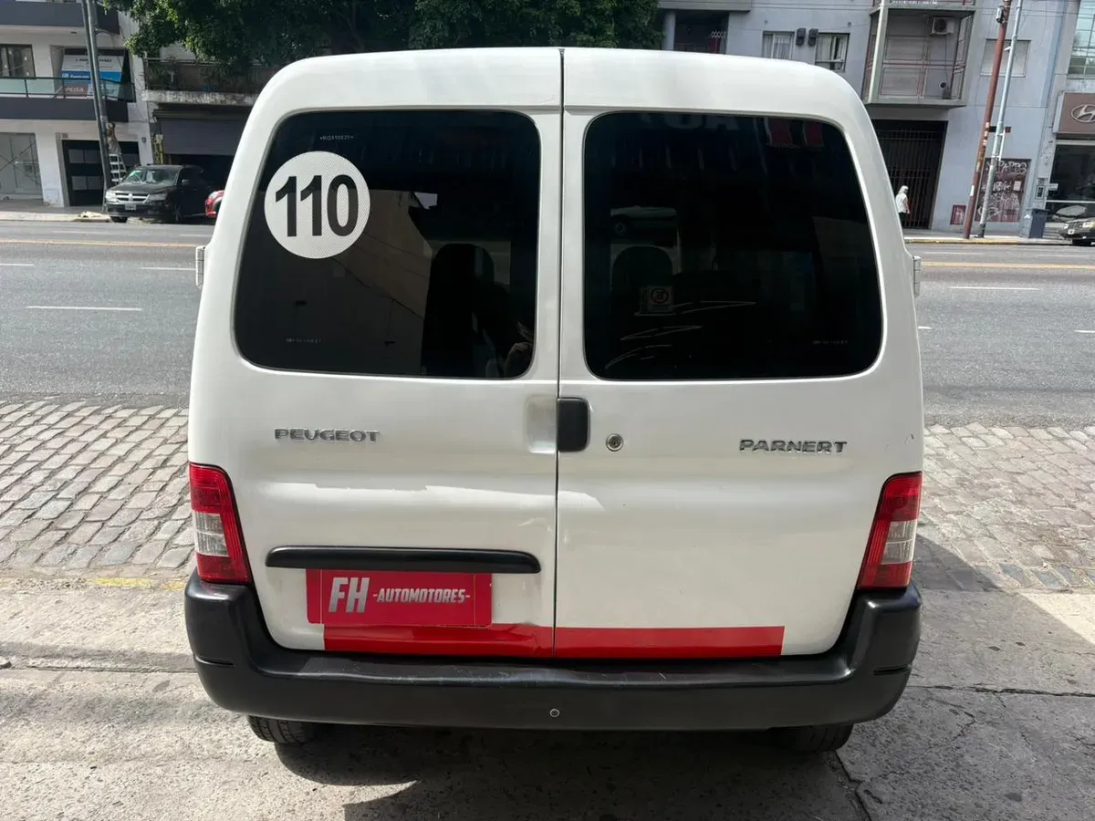 Mira esta publicación de Peugeot Partner 2019 en Motordil