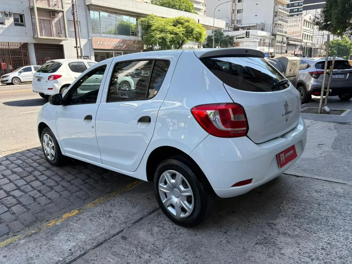 Mira esta publicación de Renault Sandero 2020 en Motordil