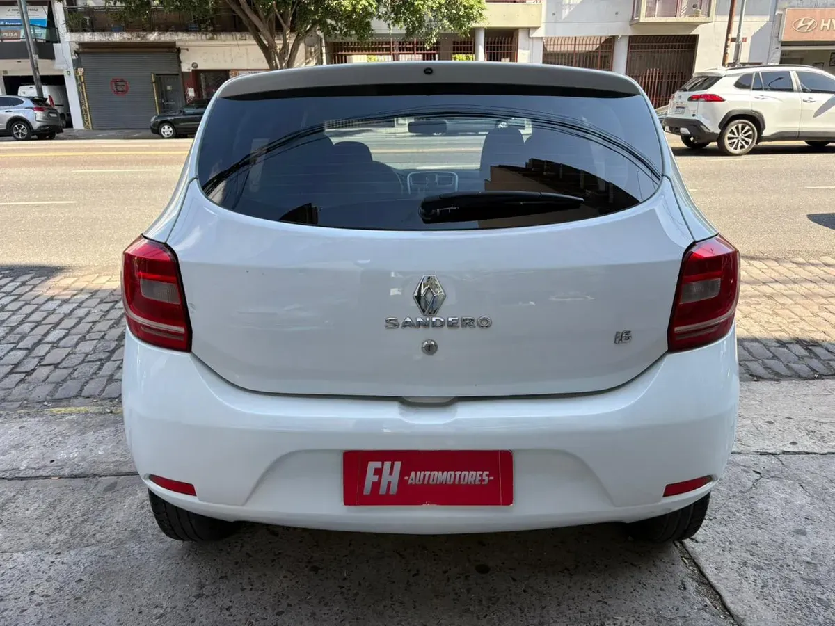 Mira esta publicación de Renault Sandero 2020 en Motordil