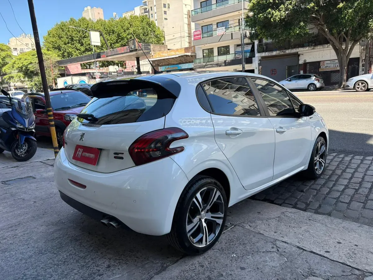 Mira esta publicación de Peugeot 208 2017 en Motordil