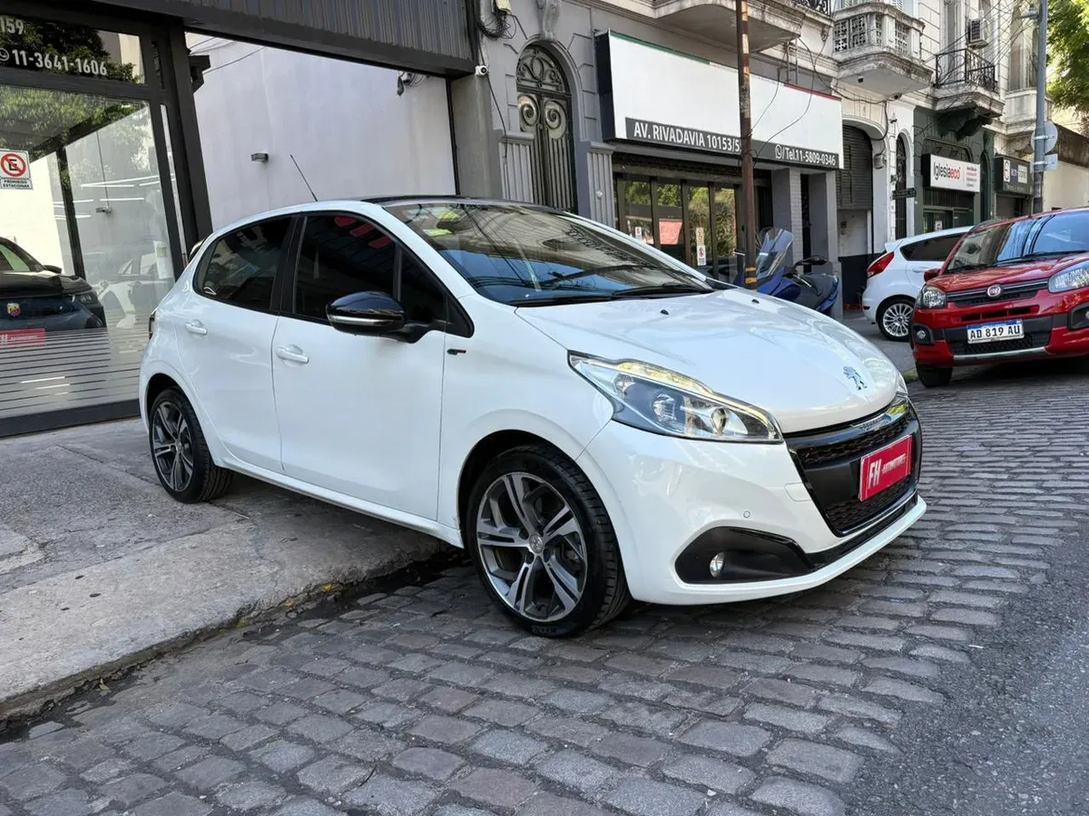 Mira esta publicación de Peugeot 208 2017 en Motordil