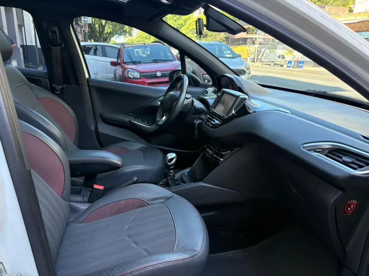 Mira esta publicación de Peugeot 208 2017 en Motordil