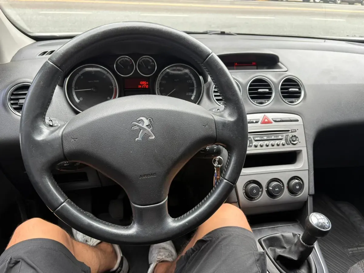 Mira esta publicación de Peugeot 408 2012 en Motordil