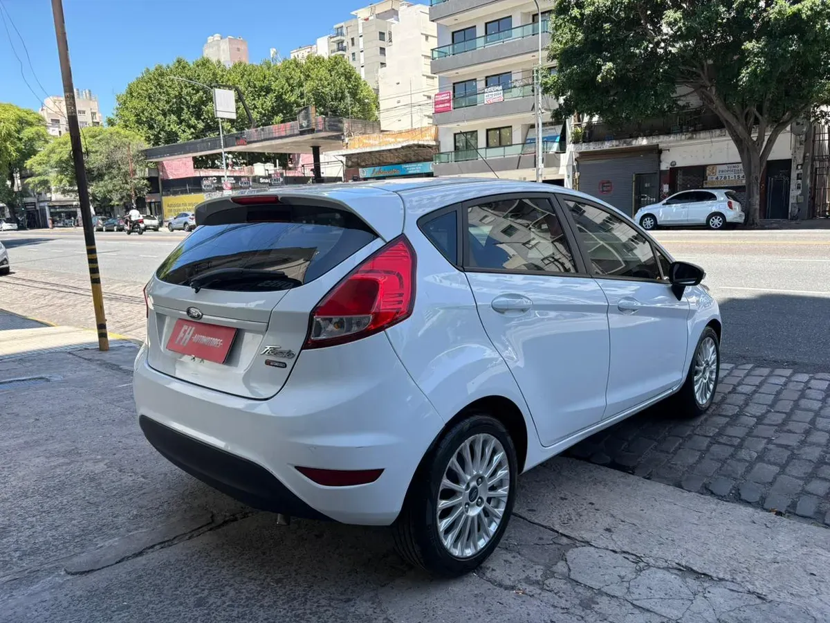 Mira esta publicación de Ford Fiesta 2017 en Motordil