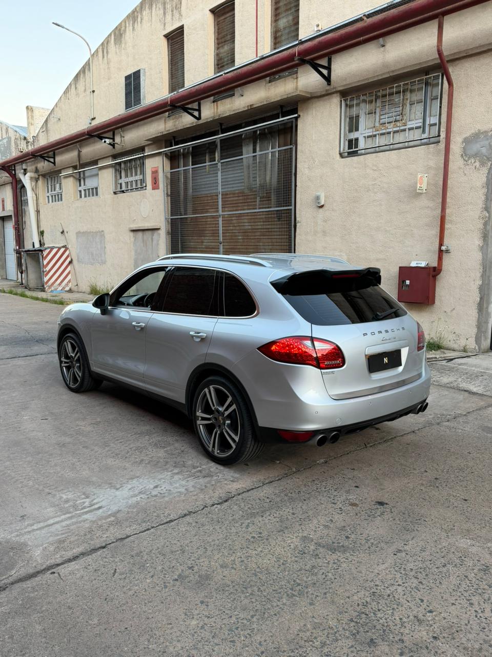 Mira esta publicación de Porsche Cayenne 2011 en Motordil