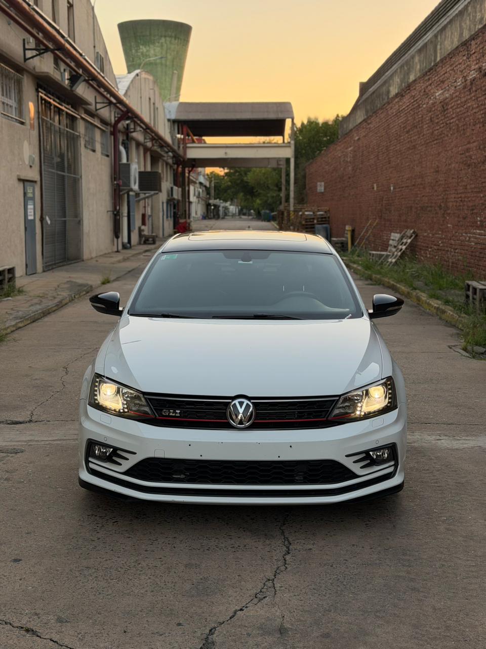 Mira esta publicación de Volkswagen Vento 2018 en Motordil