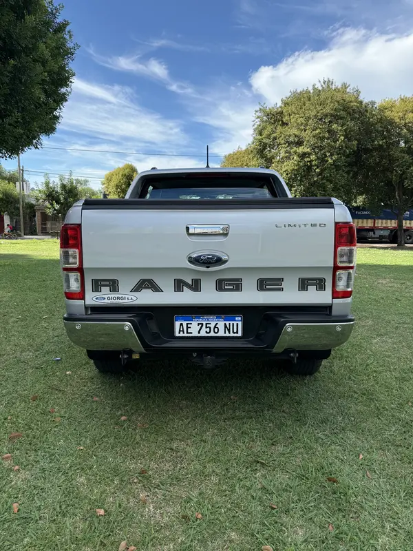 Mira esta publicación de Ford Ranger 2021 en Motordil