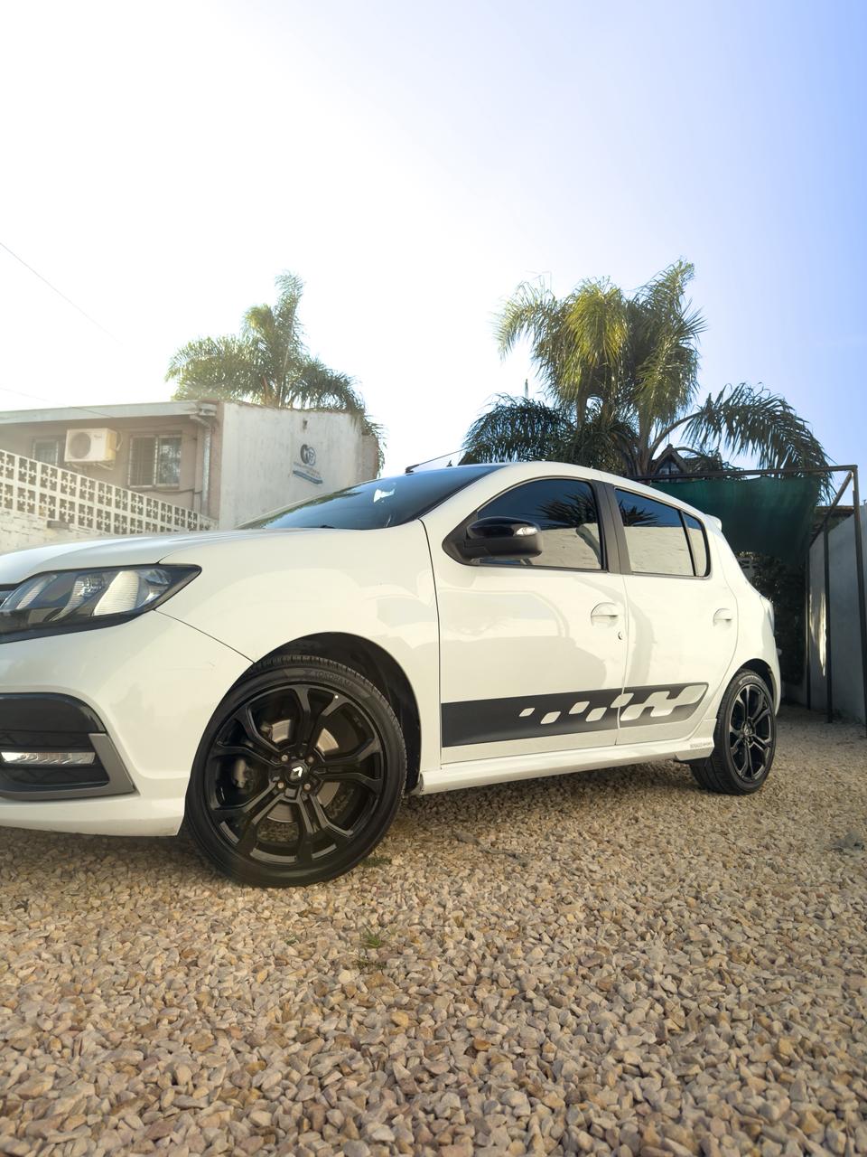 Mira esta publicación de Renault Sandero II 2019 en Motordil