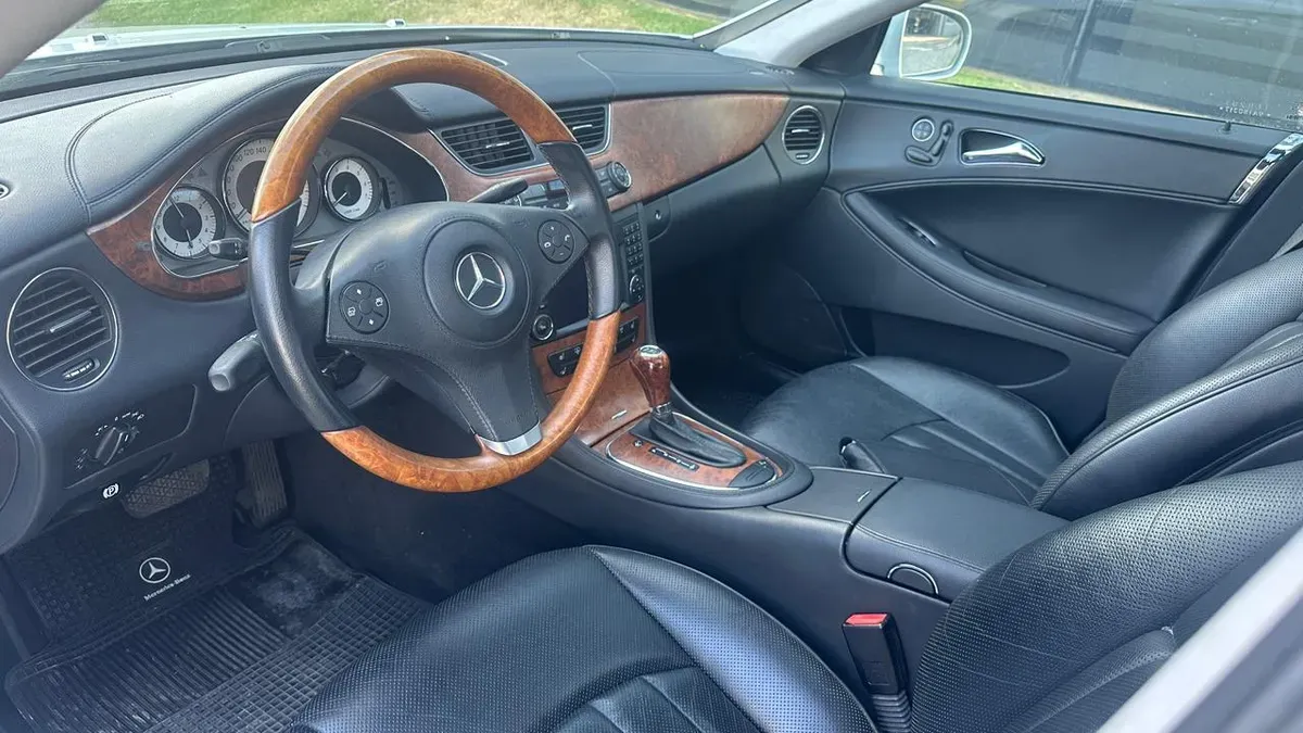 Mira esta publicación de Mercedes Benz CLS 2009 en Motordil