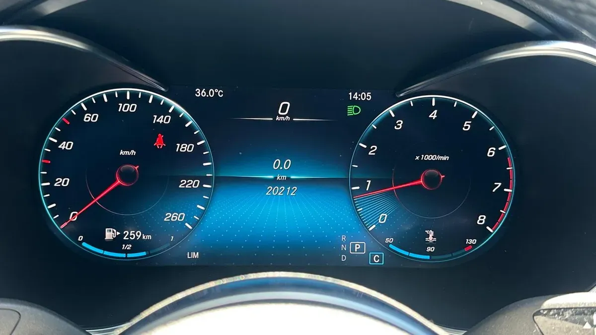 Mira esta publicación de Mercedes Benz GLC 2022 en Motordil