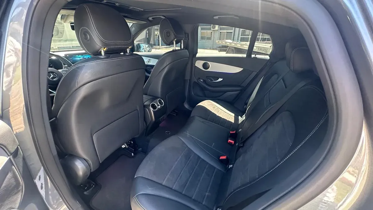 Mira esta publicación de Mercedes Benz GLC 2022 en Motordil