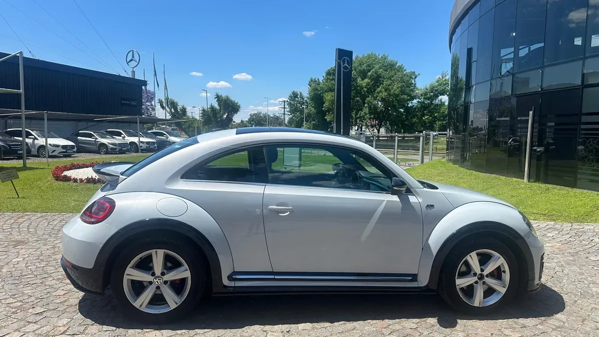 Mira esta publicación de Volkswagen The Beetle 2019 en Motordil