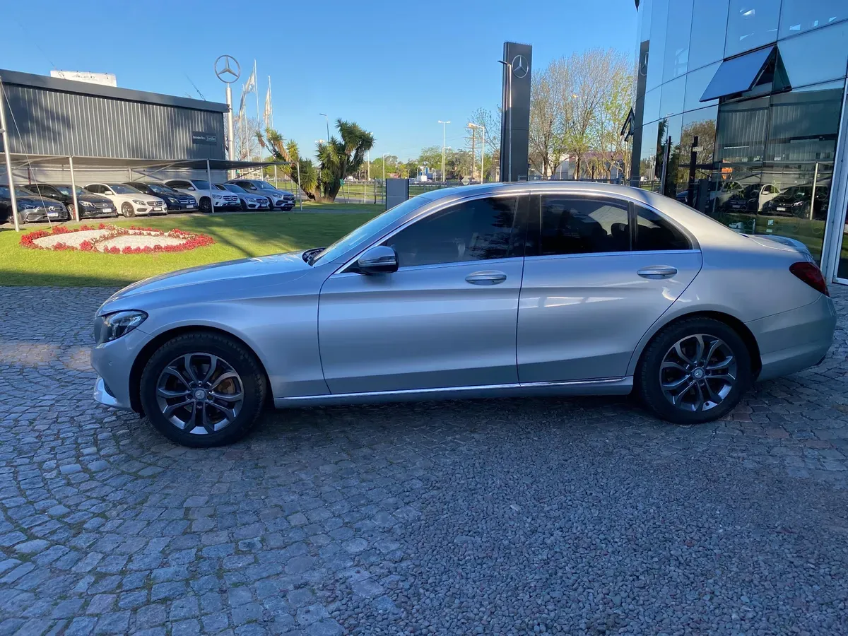 Mira esta publicación de Mercedes Benz Clase C 2017 en Motordil