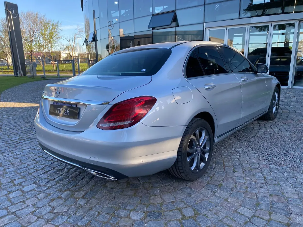 Mira esta publicación de Mercedes Benz Clase C 2017 en Motordil