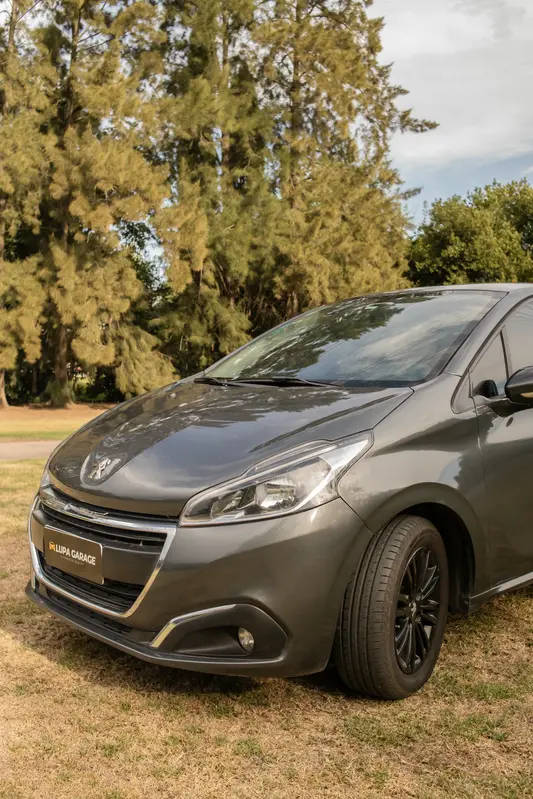 Mira esta publicación de Peugeot 208 2018 en Motordil